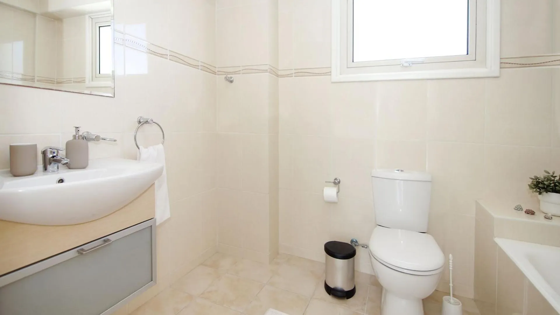 Villa Artemis - 30M From Pernera Beach Protaras 0*,
