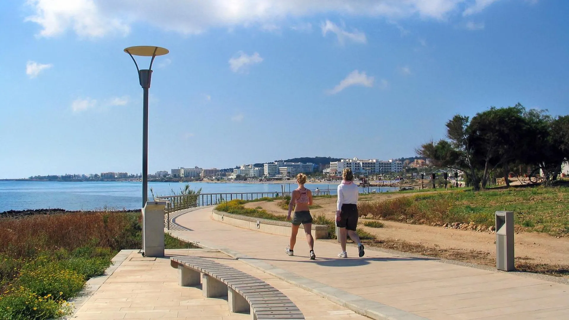Villa Artemis - 30M From Pernera Beach Protaras