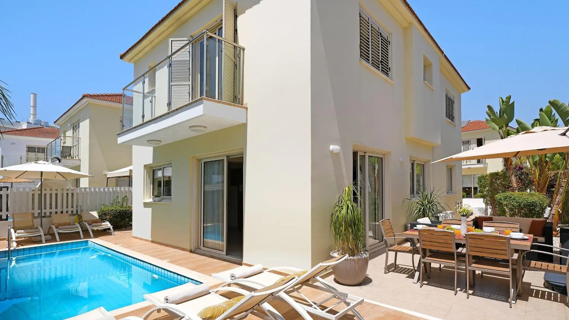 Villa Artemis - 30M From Pernera Beach Protaras